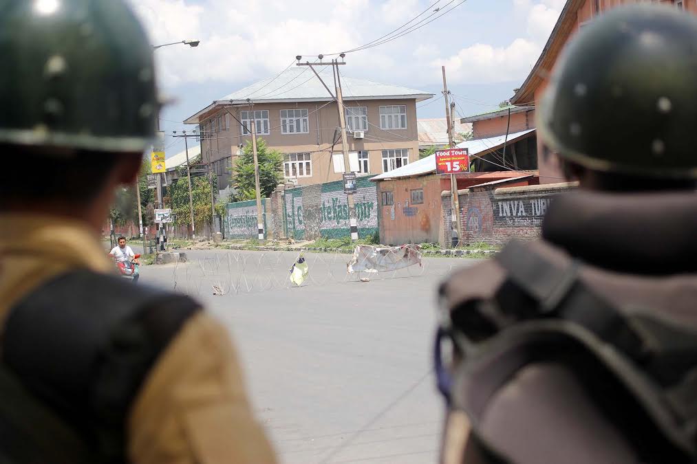 Curfew in Srinagar on August 09, 2016