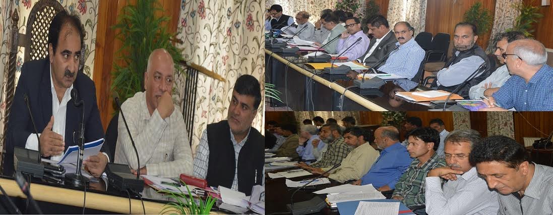 DC Srinagar, Dr Farooq Lone, chairing a meet of officers in Srinagar on August 30, 2016.