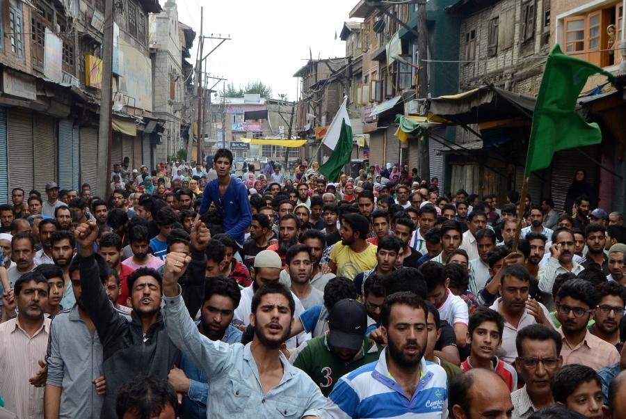 Youth protesting against the killing of Irfan.