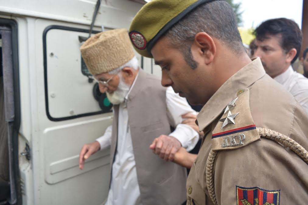 Syed Ali Geelani being arrested on August 26, 2016.