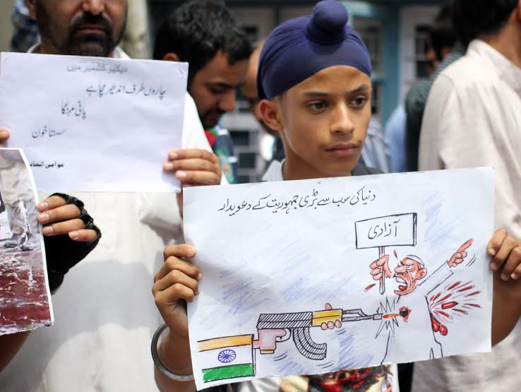 Kashmiri Sikh Children's protest against killings. (KL Image: Bilal Bahadur)