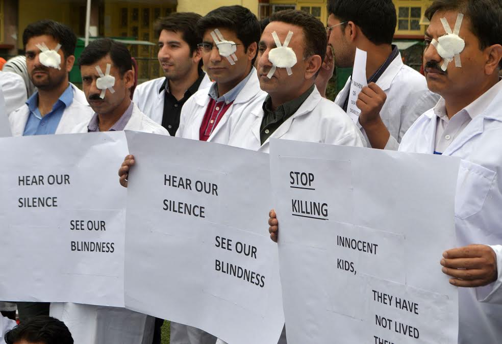 Kashmiri doctors protest on August 10, 2016