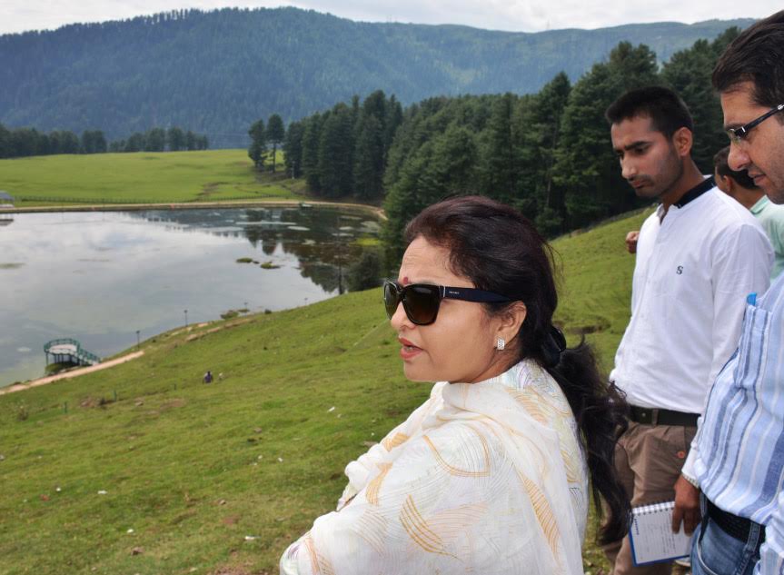 Minister Priya Sethi at Patni Top on August 22, 2016