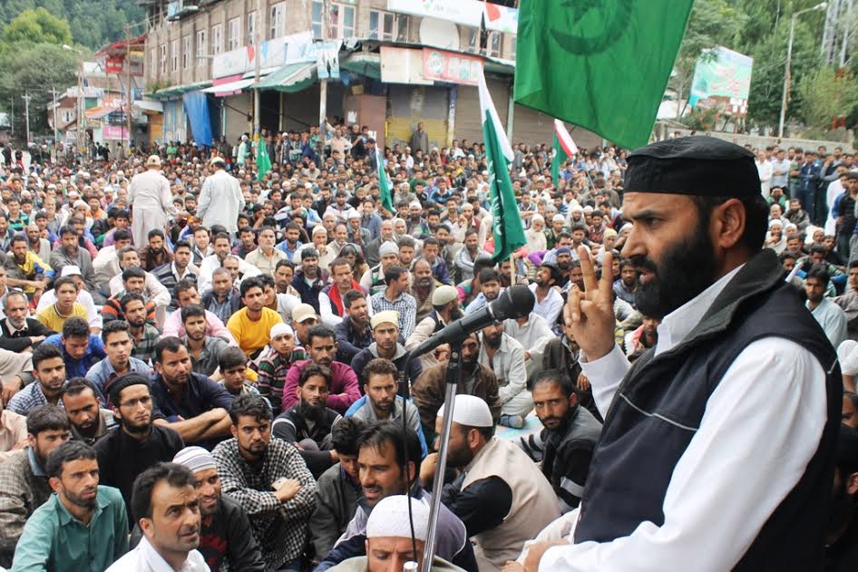 Mir Hafizullah of Geelani led Tehreek-e-Hurriyat addressing Verinag rally. (KL Image: Shah Hilal)