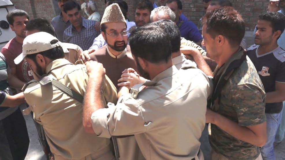 Mirwaiz Arrested 1