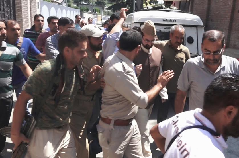 Mirwaiz Arrested