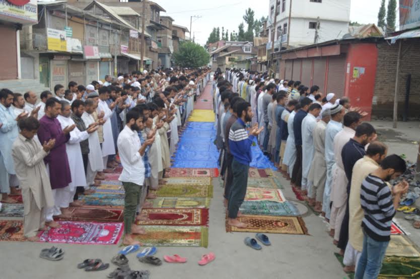Namaz In Open on August 07, 2016