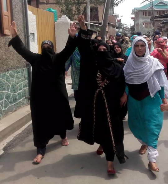  Muslim Khawteen Markaz chief Yasmeen Raja led women protest rally in Pampore.
