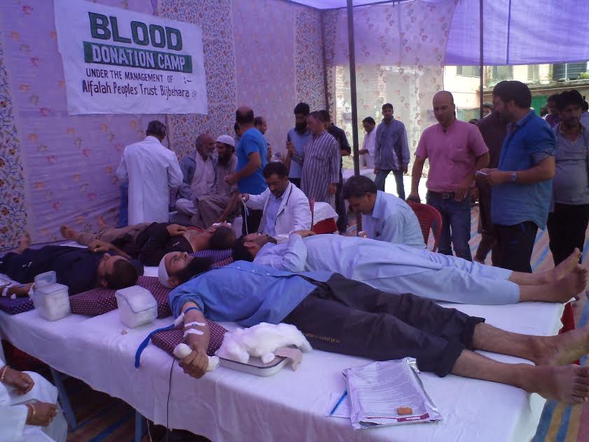 A blood donation camp organized by Al Falah Trust Bijbehara on August 31, 2016. (KL Image: Shah Hilal)