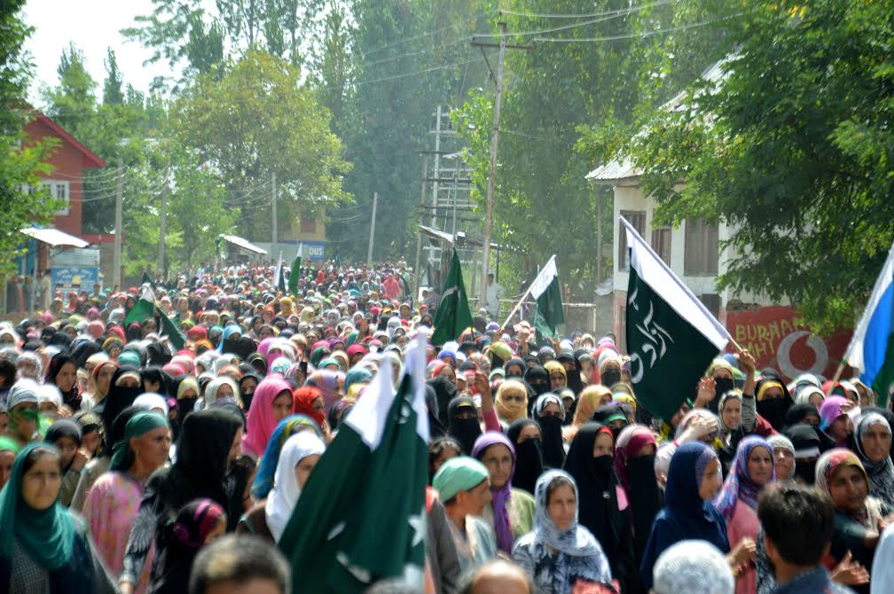An all-women pro-freedom rally in Bogund Kulgam on Sep 11, 2016. (KL Image: Shah Hilal)