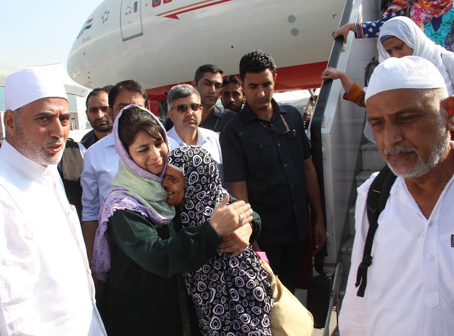 cm-with-hajjis-on-sep-24-2016