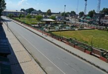 #Day58: APD in Srinagar, Mass Pro-Freedom Rallies, Complete Shutdown Across Kashmir It is complete shutdown in Lal Chowk on September 04, 2016 when All Party Delegation is in Srinagar. (KL Image: Bilal Bahadur)