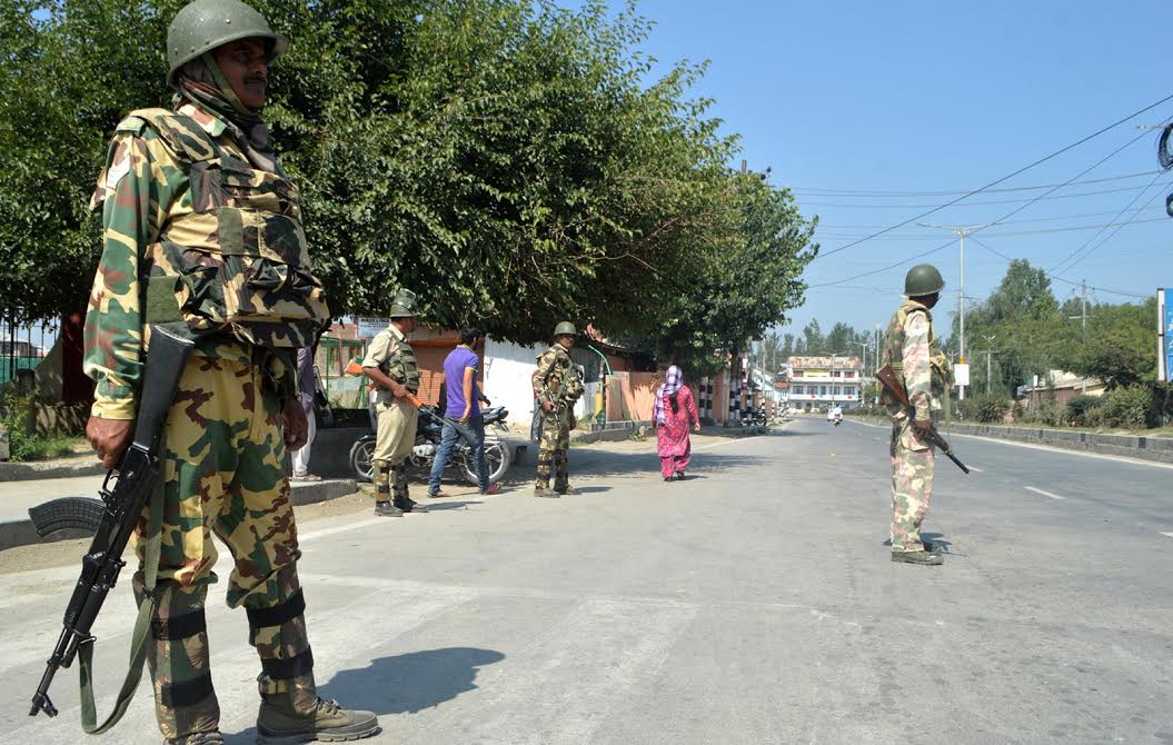 Curfew was re-imposed in Kashmir parts on Sep 09, 2016. (KL Image: Bilal Bahadur)
