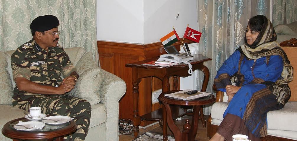 dg-crpf-with-cm-on-sep-22-09-2016