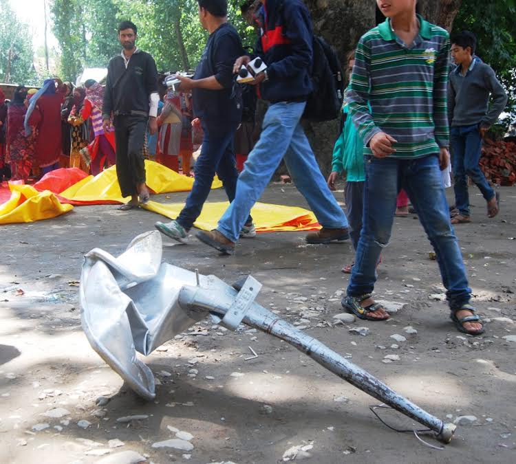 A loudspeaker damaged by forces in Furrah area of Islamabad on Sep 1, 2016. (KL Image: Shah Hilal)