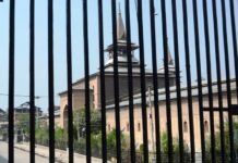 Jamia Masjid Srinagar closed for 12 consecutive Fridays in 2016 on Sep 30, 2016. (KL Image: Bilal Bahadur)