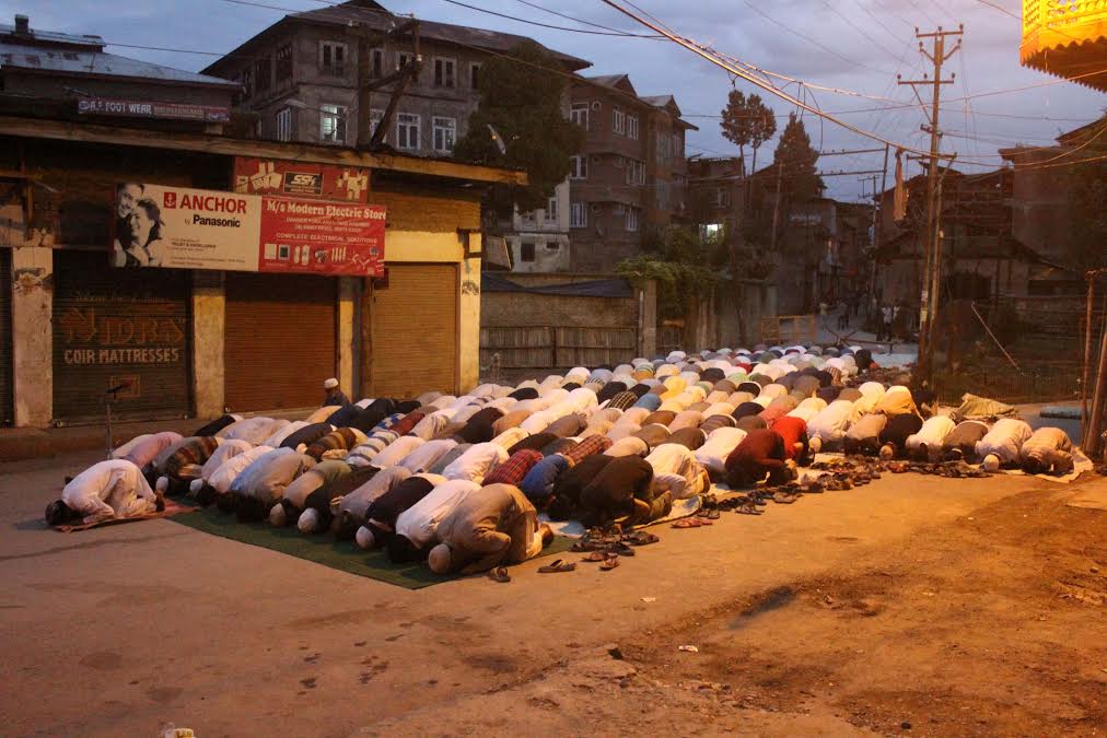Maghrib Namaz in Dangerpora Islamabad