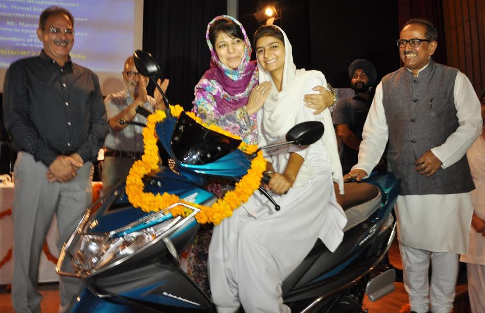 CM Mehbooba Mufti on Sep 09, 2016 formally launched the Scooty Finance scheme for J&K’s college going girls.