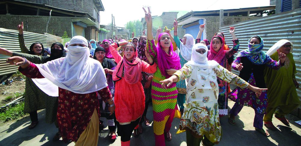 Women protest in Srinagar's Padshahi Bagh.