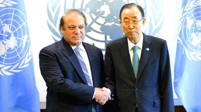 PM Pakistan Nawaz Sharief shaking hands with United Nations (UN) Secretary General Ban Ki-moon in New York