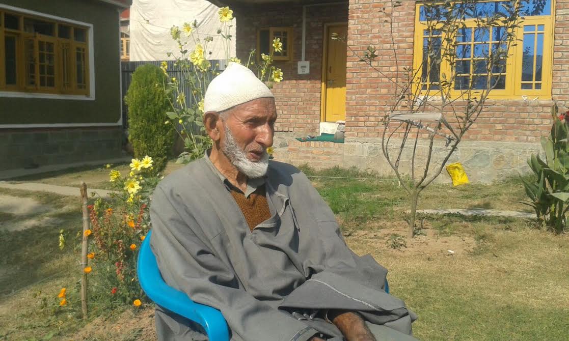 Abdul Aziz Parray at his Laway Pora residence in Srinagar. (KL Image: CNS)