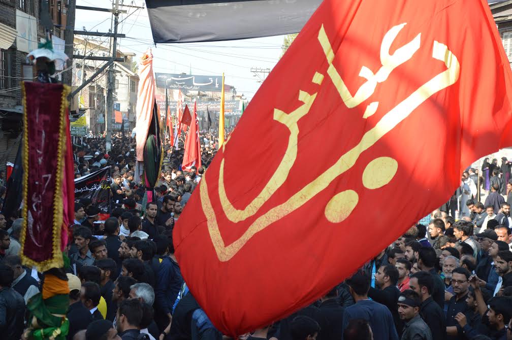 An 'Ashoora' procession in Srinagar on Oct 12, 2016. (KL Image: Bilal Bahadur)