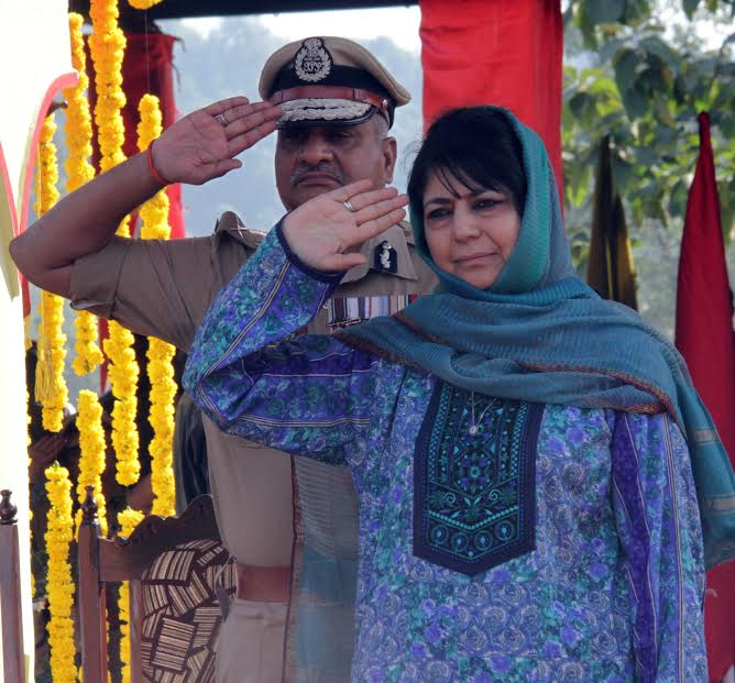 cm-at-passing-out-parade-at-udhampur-on-oct-28-2016