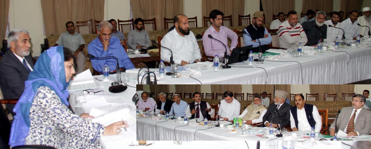 cm-reviewing-jammu-waqf-on-oct-19-2016