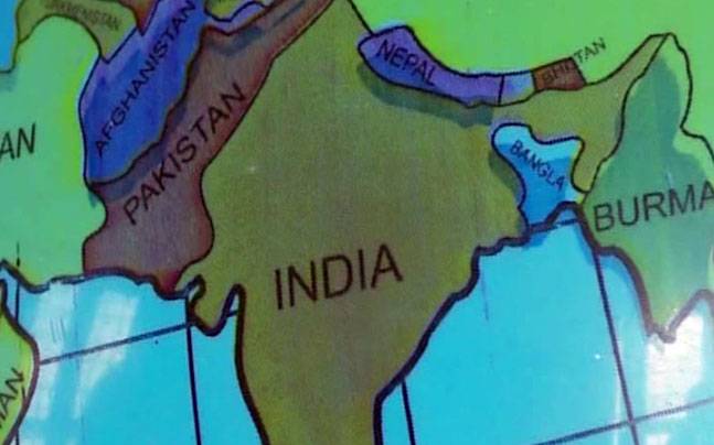 China made globes sold in Kerala. (KL Image courtesy: http://indiatoday.intoday.in/)