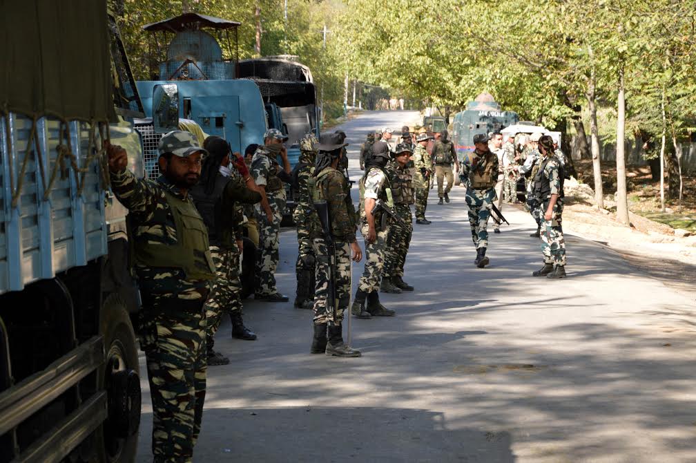 Huge deployment of forces was made in Livar area of Islamabad district on Oct ten 2016 in view of freedom rally. (KL Image: Shah Hilal)