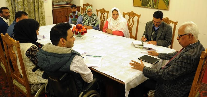 ‘Humanity Welfare Organization Helpline’ Delegation met Governor on Oct 26, 2016.