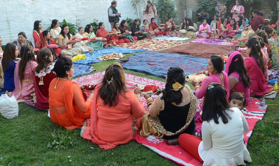 karvo-chooth-at-indra-nagar-on-oct-19-2016