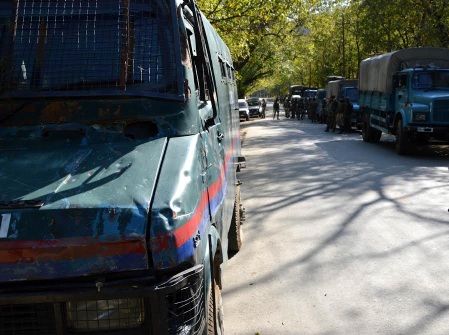 Huge number of forces were deployed in Livar area of Islamabad on Oct 10, 2016. (KL Image: Shah Hilal)