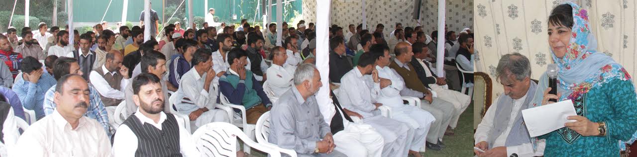 mehbooba-mufti-addressing-pdp-ganderbal-cadres-in-sgr-on-oct-3rd-2016