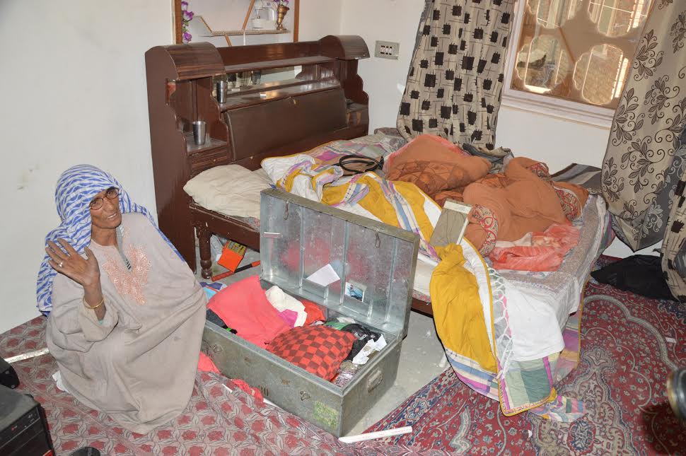 'The forces forced their entry in homes in Barzulla' on Oct 23, 2016 @ 4 AM to arrest youths. (KL Image: Bilal Bahadur)