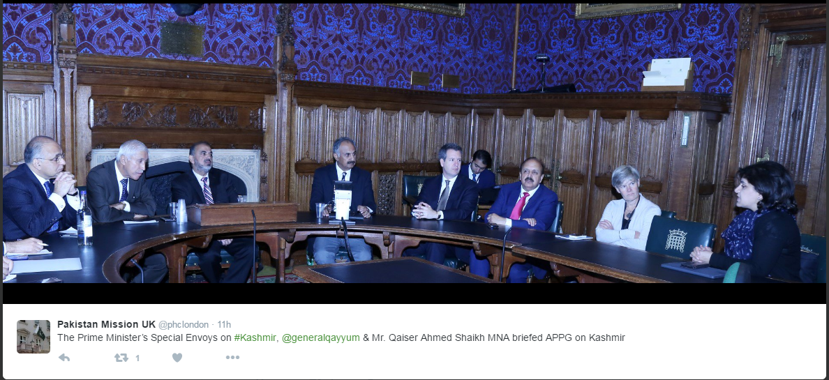 Screenshot downloaded on Oct 19, 2016 @ 9:40 AM (https://twitter.com/phclondon)