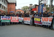 ‘Lift Ban on Kashmir Reader, Sooner The Better,’ Kashmir Scribes say