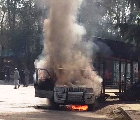 Scorpio damaged in fire at Saderbal Hazratbal on Oct 19, 2016.