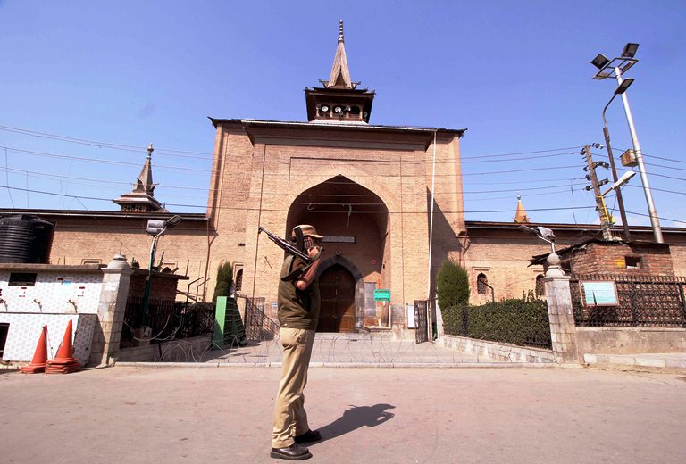 Sealed! The J&K Government has banned mandatory Friday prayers in historic Jamia Masjid in Srinagar for consecutive Fridays since July 09, 2016. (KL Image: Bilal Bahadur)