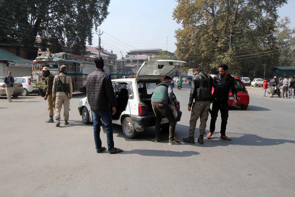 Security checking in Srinagar on Oct 24, 2016. (KL Image: Bilal Bahadur)