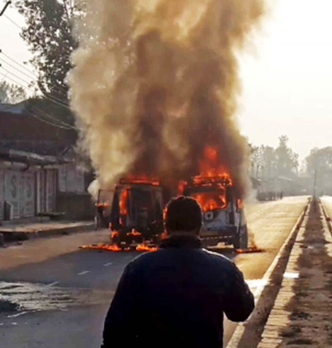 Two passenger Sumos set ablaze in Parimpora Srinagar on Oct 17, 2016 by unknown persons. (KL Image)
