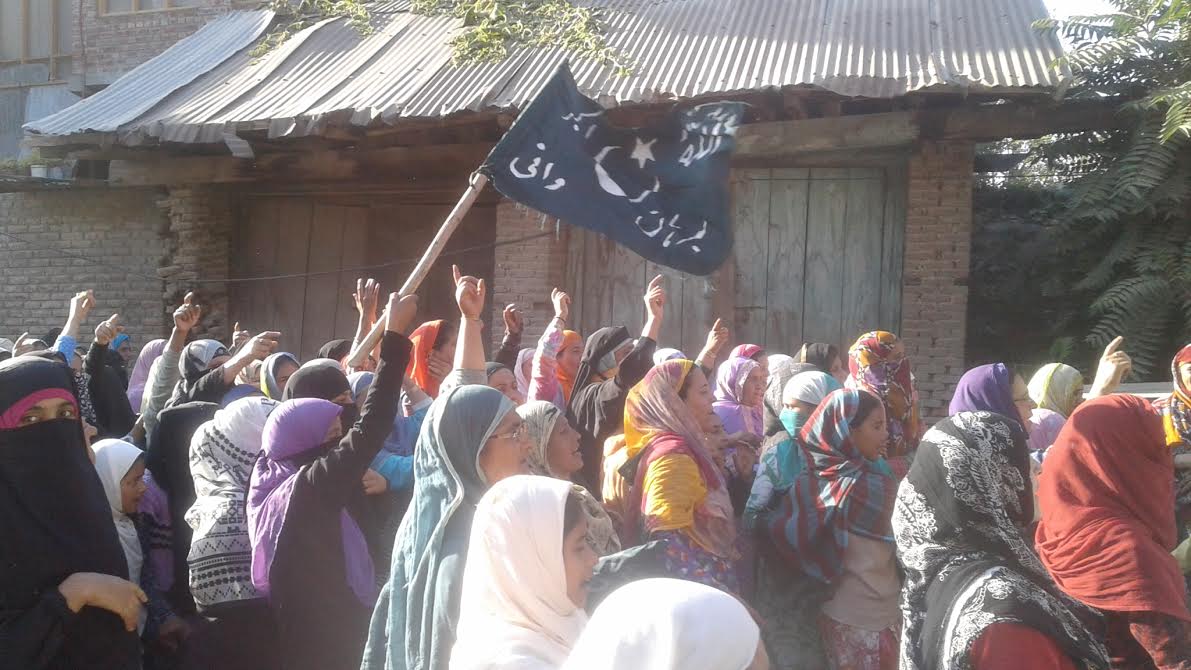 Women raising pro-freedom slogans during protests in Sopore on Oct 11, 2016. (KL Image)