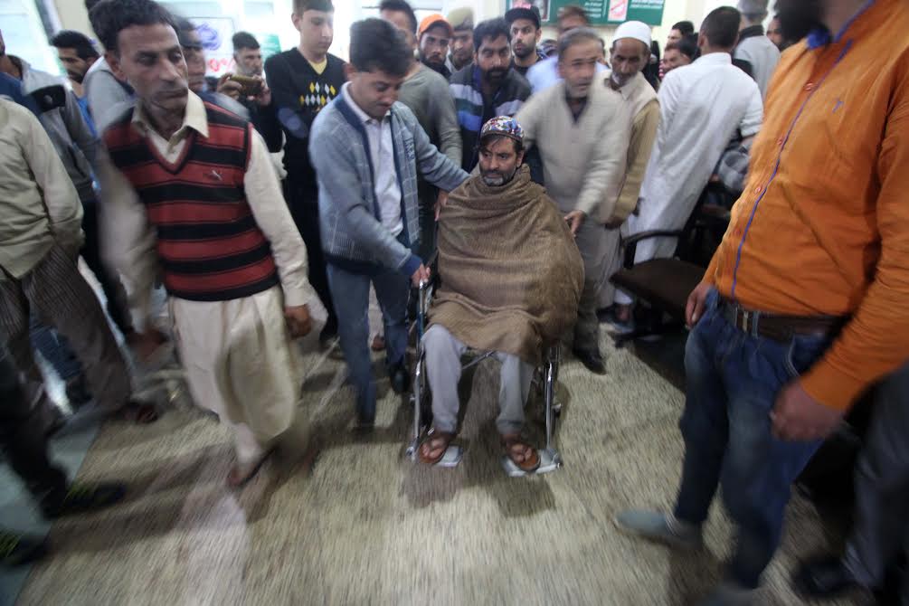 JKLF chief Mohammad Yasin Malik at Khyber Hospital Srinagar on Oct 22, 2016. (KL Image courtesy: Umer Asif)
