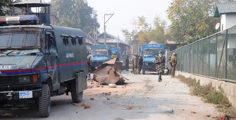 Scores of civilians were injured in forces action on November 02, 2016 in Aanchar area of Srinagar. (KL Image: Bilal Bahadur)