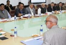 Higher Education: CM suggests market classroom tie-up