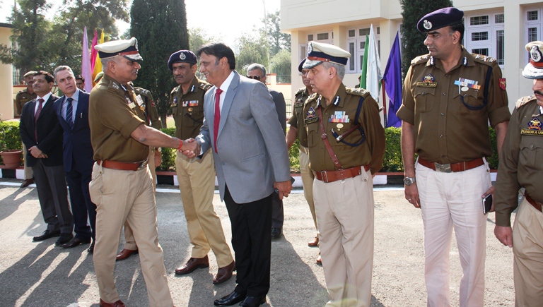 dgp-received-at-phq-lawns-at-jammu-on-nov-07-2016