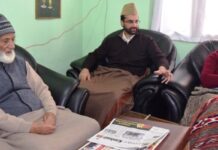 Police disallows joint Press Conference of Geelani, Malik, Mirwaiz; trio arrested.