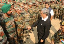 #Day118: ‘Whole Nation Stands Resolute Behind You,’ Def Min tells Srinagar based Soldiers