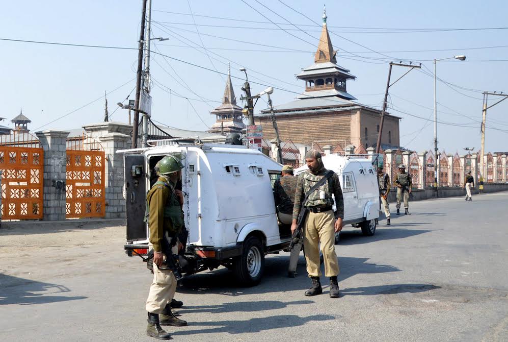 Sealed! Jamia Masjid Srinagar. (KL Image: Bilal Bahadur)