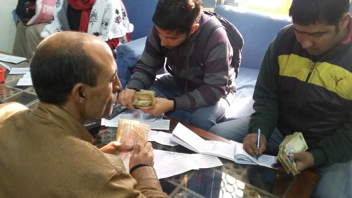 A scene from J&K Bank Residency Road Srinagar on November 10, 2016.